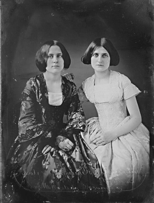 Kate and Maggie Fox, Spirit Mediums from Rochester, New York. Daguerreotype by Thomas M. Easterly, 1852 Missouri History Museum Archives. Easterly Daguerreotype Collection n17196